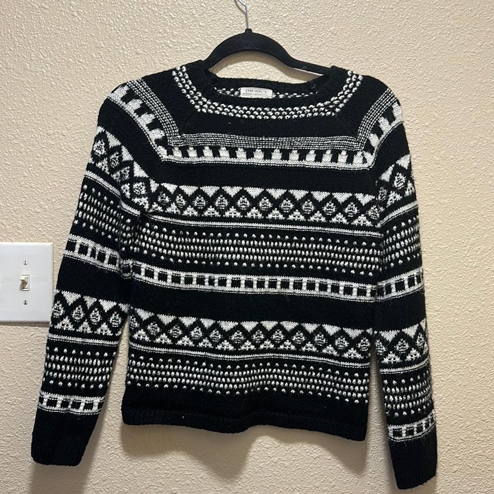 ZARA Girls Knit Swearer Black and White 11-12 years size